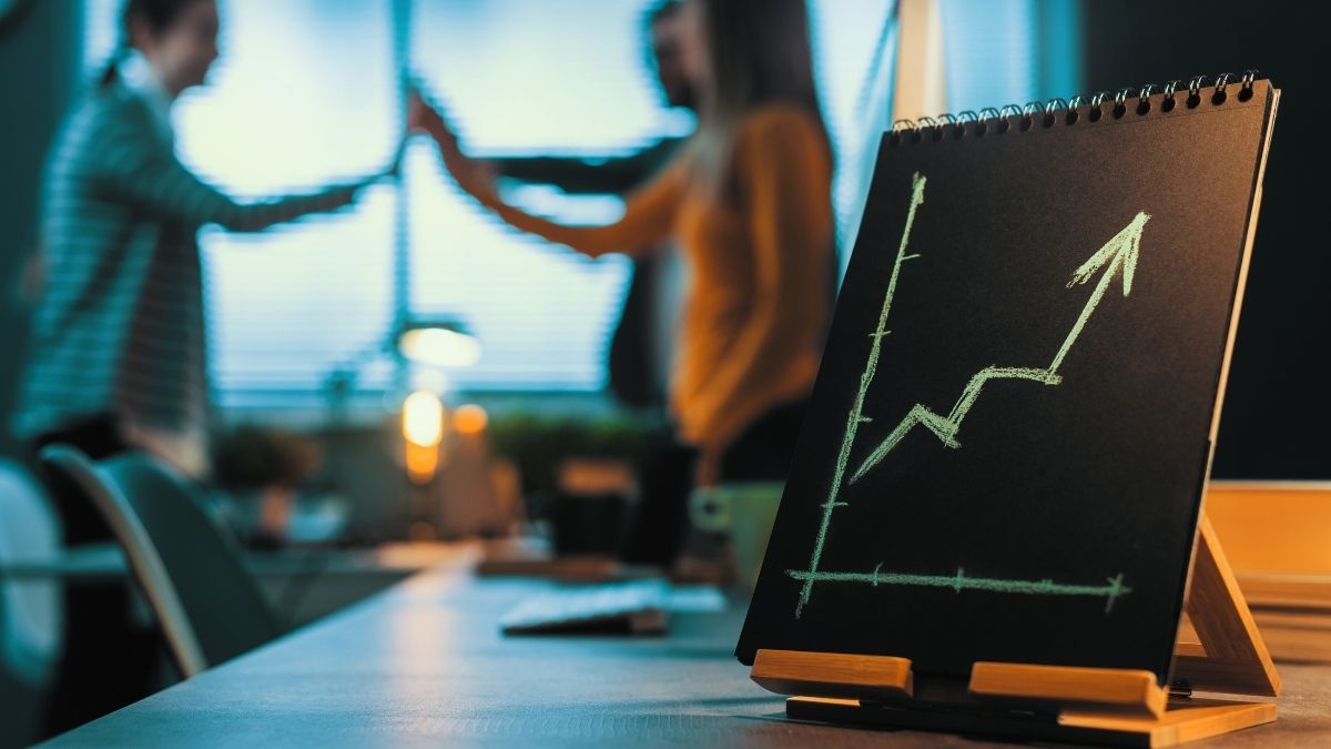 Mastering Hiring KPIs: A Guide for Hiring Managers & HR Leaders